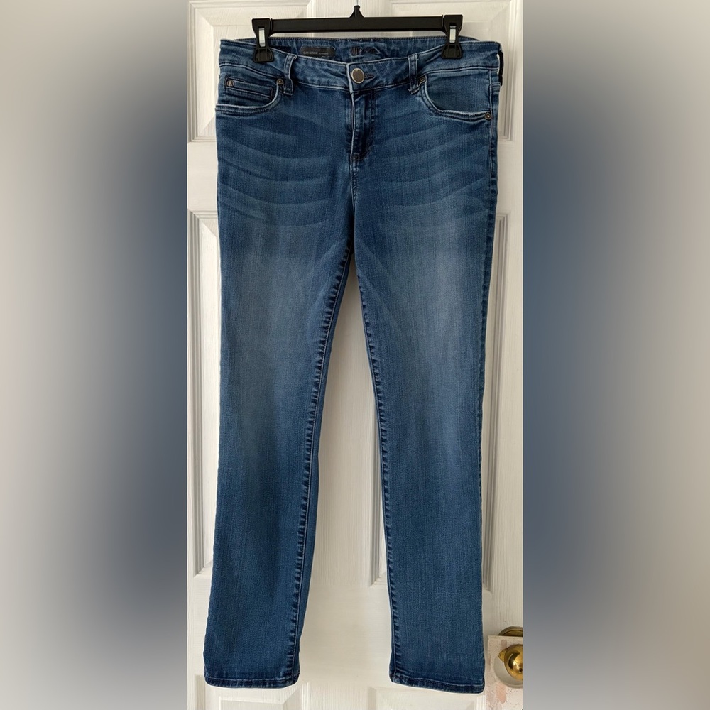 Kut from the Kloth Women's Straight Leg Jeans in Blue